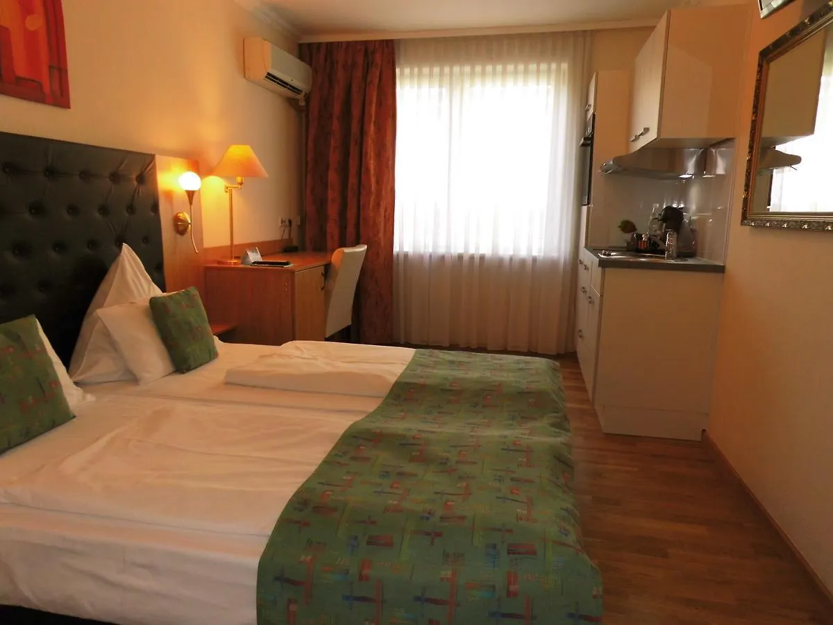 Aparthotel Guzulka & Restaurant 3*, Берлин Германия