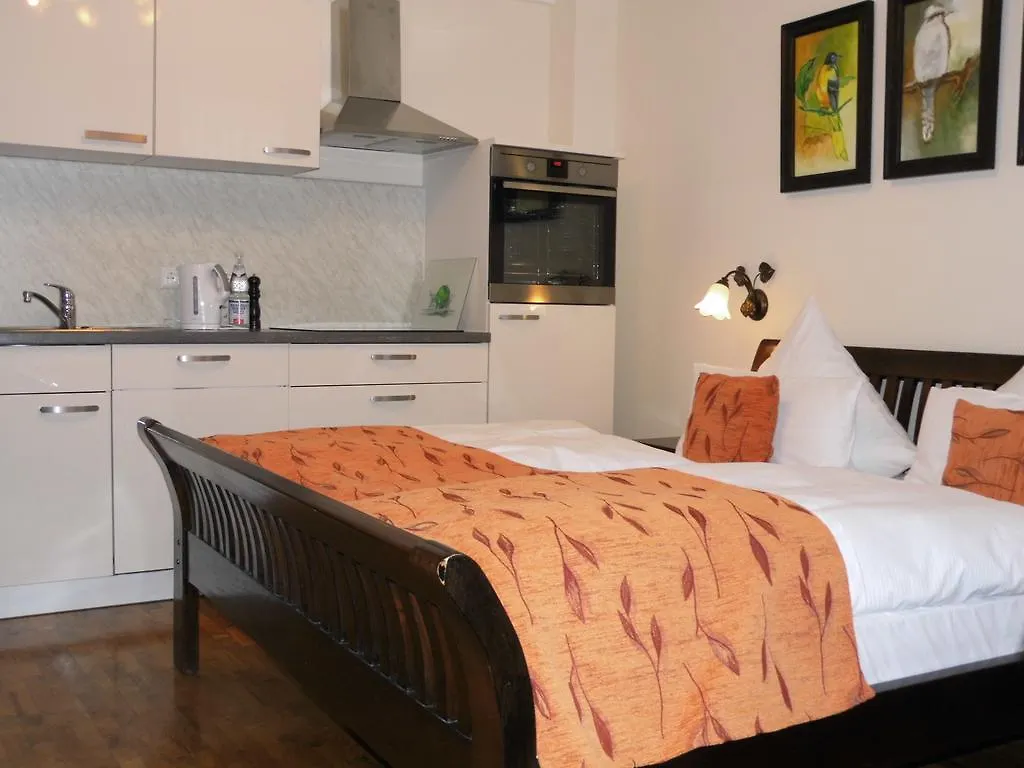 Aparthotel Guzulka & Restaurant Berlino Germania